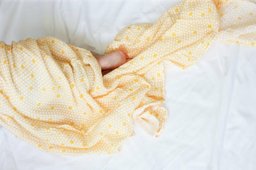 ORGANIC SWADDLE - HIVE